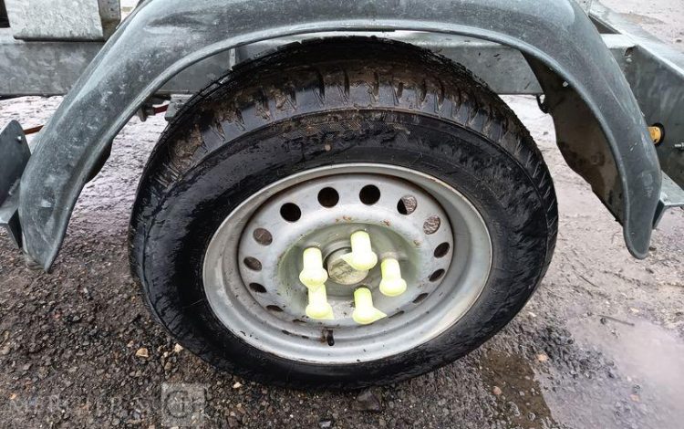 HUBIERE REMORQUE TONNE A EAU 500 LITRES AVEC POMPE A EAU ELECTRIQUE –  TON010007