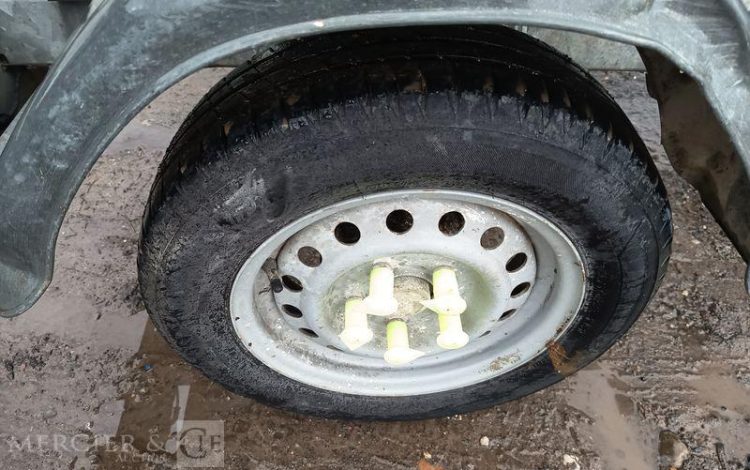 HUBIERE REMORQUE TONNE A EAU 500 LITRES AVEC POMPE A EAU ELECTRIQUE –  TON010007