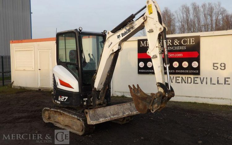 BOBCAT MINI PELLE SUR CHENILLES E27 DIESEL 2T6 – HORAMETRE : 193 HEURES – ANNEE 2023  12297