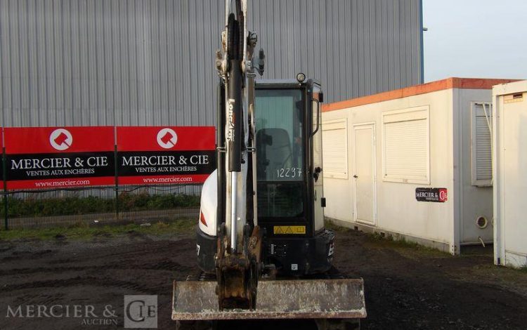 BOBCAT MINI PELLE SUR CHENILLES E27 DIESEL 2T6 – HORAMETRE : 193 HEURES – ANNEE 2023  12297