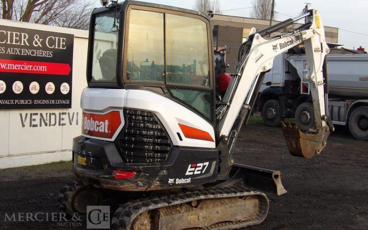 BOBCAT MINI PELLE SUR CHENILLES E27 DIESEL 2T6 – HORAMETRE : 193 HEURES – ANNEE 2023  12297