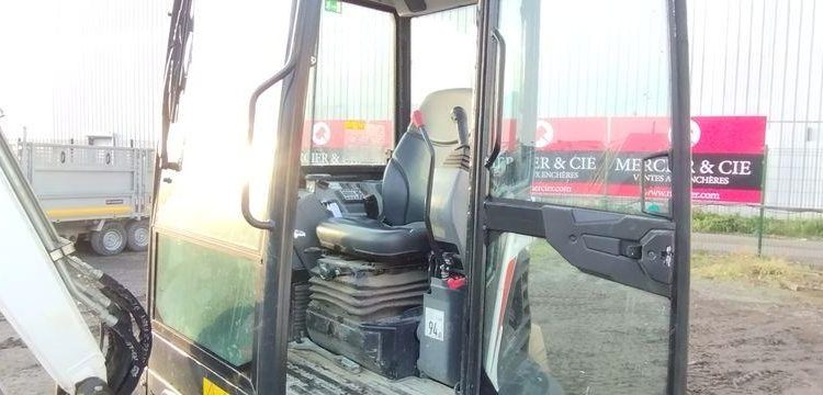 BOBCAT MINI PELLE SUR CHENILLES E27 DIESEL 2T6 – HORAMETRE : 193 HEURES – ANNEE 2023  12297