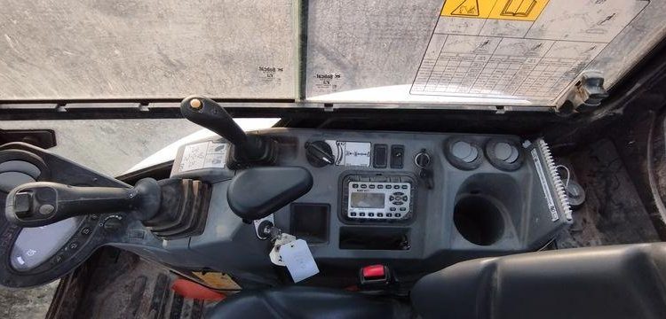 BOBCAT MINI PELLE SUR CHENILLES E27 DIESEL 2T6 – HORAMETRE : 193 HEURES – ANNEE 2023  12297