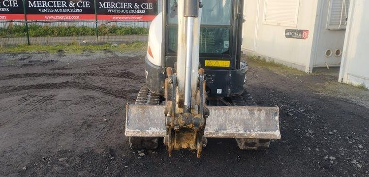 BOBCAT MINI PELLE SUR CHENILLES E27 DIESEL 2T6 – HORAMETRE : 193 HEURES – ANNEE 2023  12297