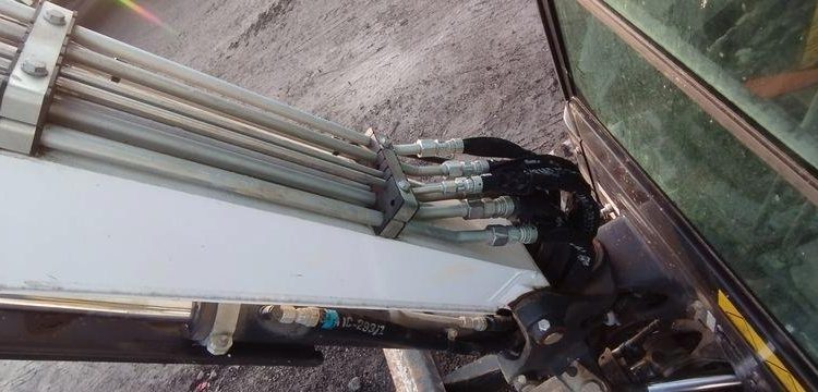 BOBCAT MINI PELLE SUR CHENILLES E27 DIESEL 2T6 – HORAMETRE : 193 HEURES – ANNEE 2023  12297