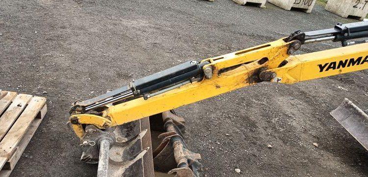 YANMAR MINI PELLE SUR CHENILLES SV18 – DIESEL – 1,9T –  1087 HEURES – ANNEE 2019  12932