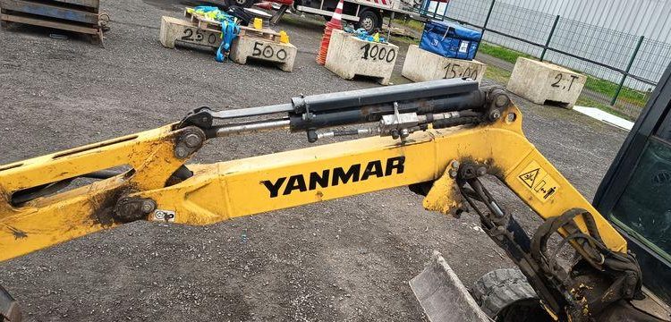 YANMAR MINI PELLE SUR CHENILLES SV18 – DIESEL – 1,9T –  1087 HEURES – ANNEE 2019  12932