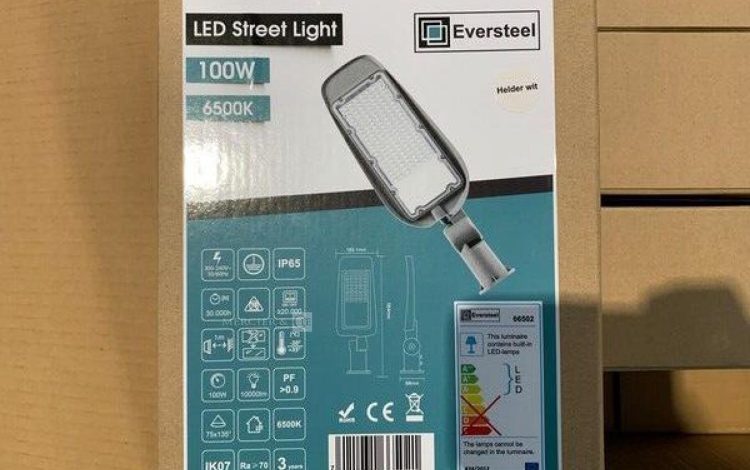 EVERSTEEL STREETLIGHT  MAR222307