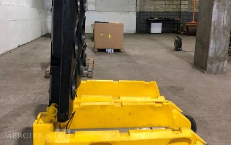 LACROIX MILLENIUM  FET010040