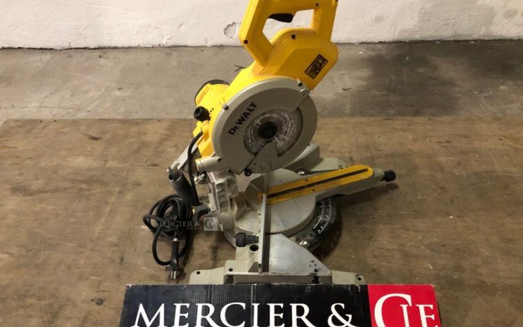 DEWALT DW777-QS  SCI010117