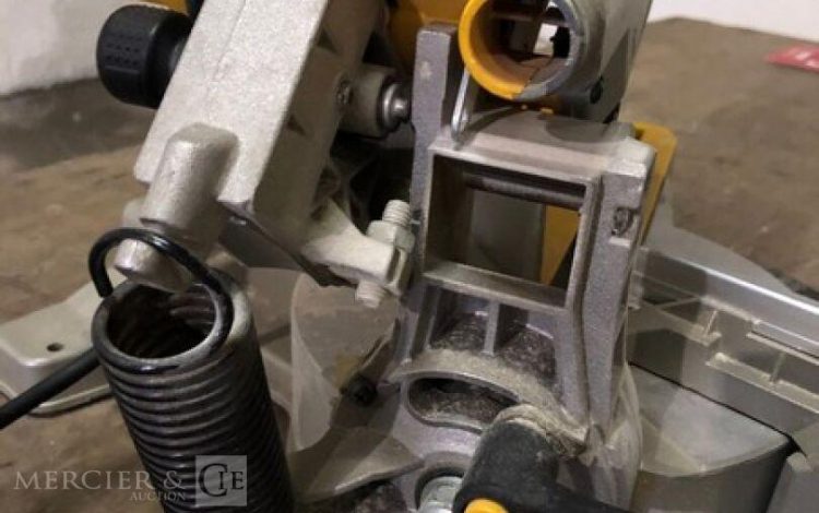 DEWALT DW777-QS  SCI010117