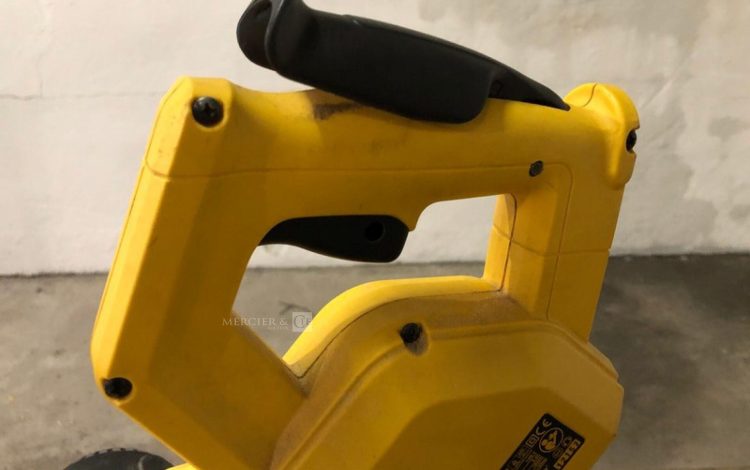 DEWALT DW777-QS  SCI010117