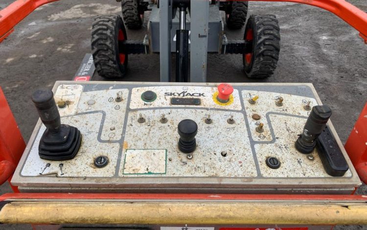 SKYJACK SJ46AJ  221