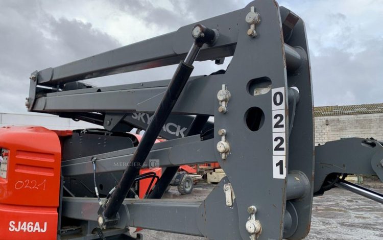 SKYJACK SJ46AJ  221