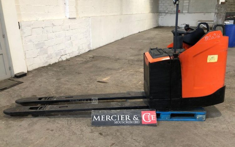 TOYOTA LPE220  YD20946