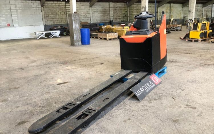 TOYOTA LPE220  YD20946