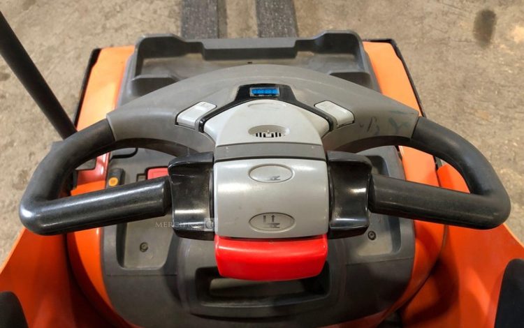 TOYOTA LPE220  YD20946