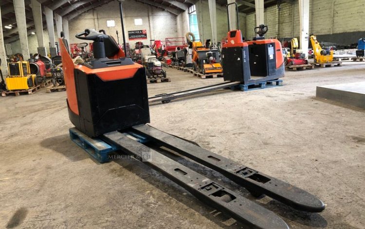 TOYOTA LPE220  YD20946