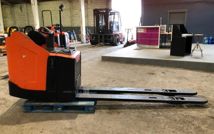 TOYOTA LPE220  YD20946