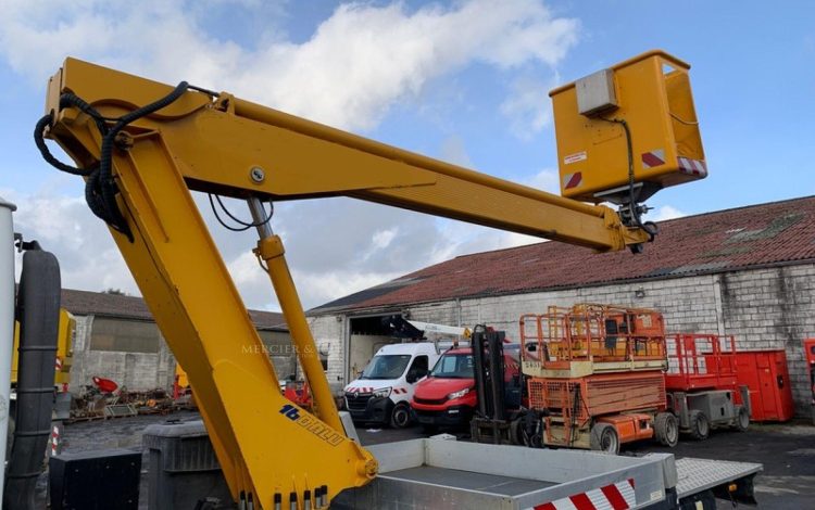 NISSAN NISSAN CABSTAR / MULTITEL 160ALU DS  VL16A2750