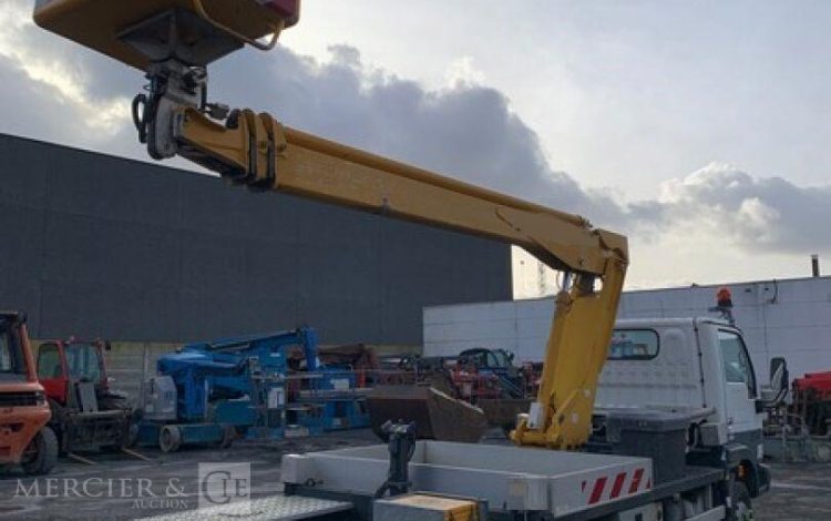 NISSAN NISSAN CABSTAR / MULTITEL 160ALU DS  VL16A2750