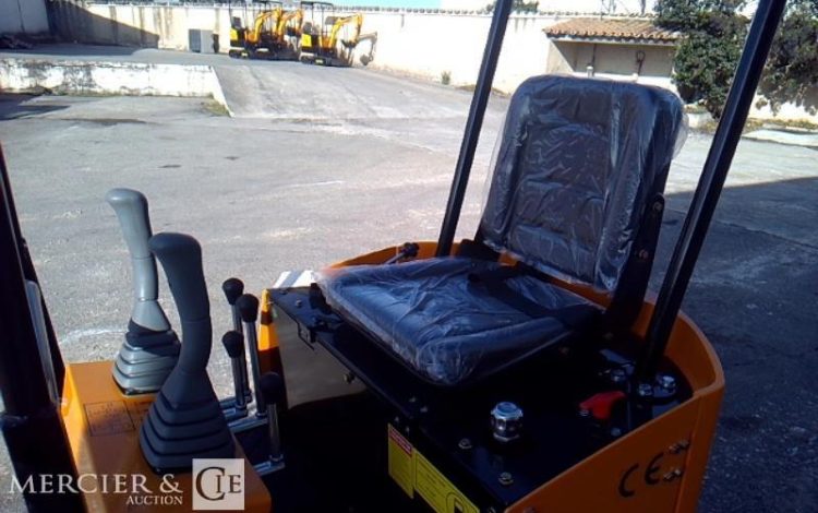 HIGHTOP MICROPELLE HT10 SUR CHENILLES DIESEL 1T – ANNEE 2025 – MATERIEL NEUF  48300