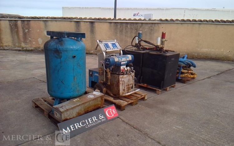 GRACO MACHINE A PULVERISER MOUSSE POLYURETHANE REACTOR  E-30 BLEU A1412