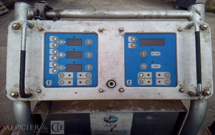 GRACO MACHINE A PULVERISER MOUSSE POLYURETHANE REACTOR  E-30 BLEU A1412