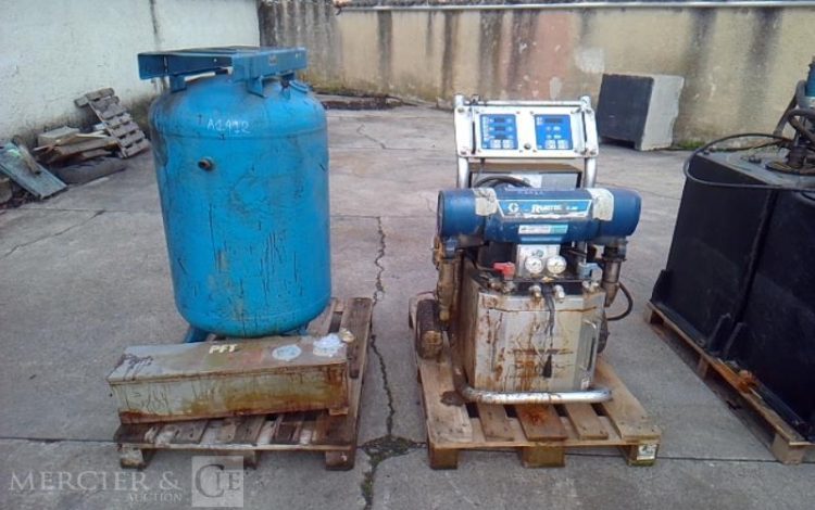GRACO MACHINE A PULVERISER MOUSSE POLYURETHANE REACTOR  E-30 BLEU A1412