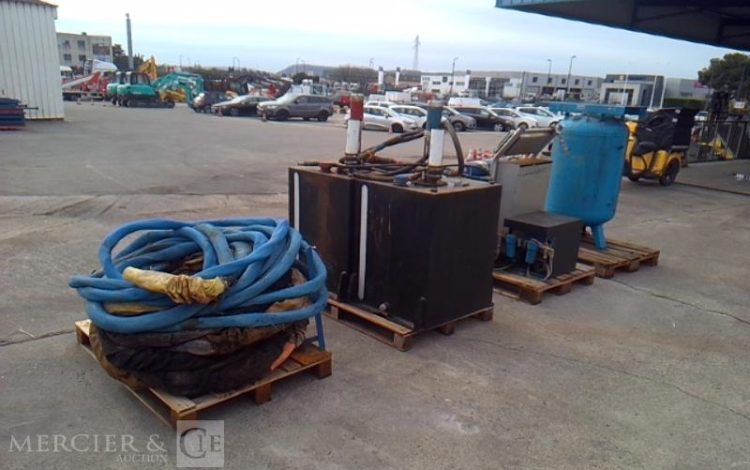 GRACO MACHINE A PULVERISER MOUSSE POLYURETHANE REACTOR  E-30 BLEU A1412