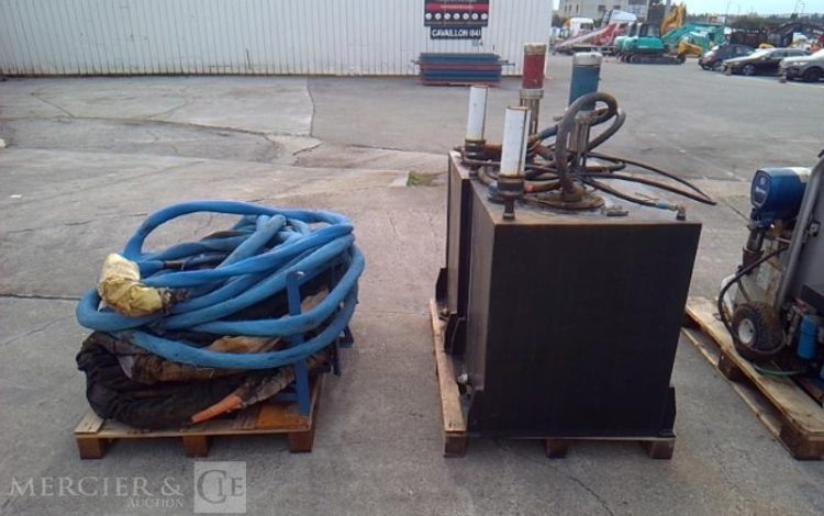 GRACO MACHINE A PULVERISER MOUSSE POLYURETHANE REACTOR  E-30 BLEU A1412