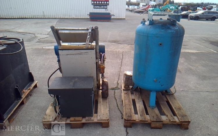 GRACO MACHINE A PULVERISER MOUSSE POLYURETHANE REACTOR  E-30 BLEU A1412