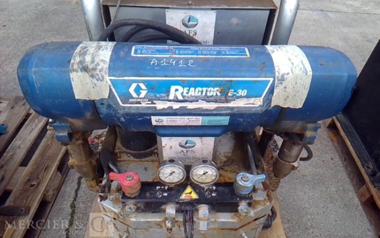 GRACO MACHINE A PULVERISER MOUSSE POLYURETHANE REACTOR  E-30 BLEU A1412