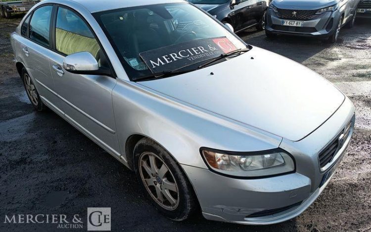 VOLVO S40 1,6 D 110 FEELING – DIESEL – 232872 KMS – ANNEE 2009 GRIS AD-064-DE