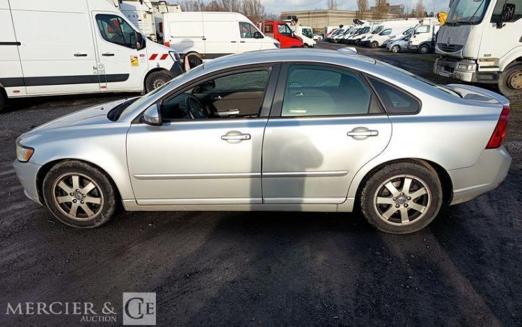 VOLVO S40 1,6 D 110 FEELING – DIESEL – 232872 KMS – ANNEE 2009 GRIS AD-064-DE