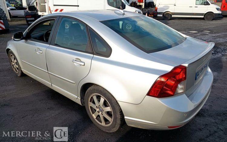 VOLVO S40 1,6 D 110 FEELING – DIESEL – 232872 KMS – ANNEE 2009 GRIS AD-064-DE