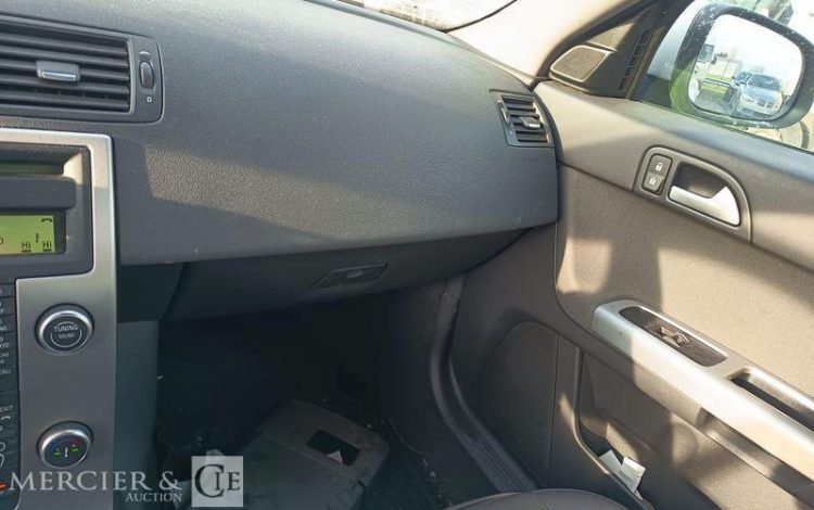 VOLVO S40 1,6 D 110 FEELING – DIESEL – 232872 KMS – ANNEE 2009 GRIS AD-064-DE