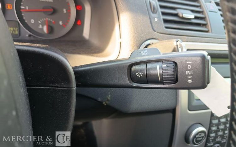 VOLVO S40 1,6 D 110 FEELING – DIESEL – 232872 KMS – ANNEE 2009 GRIS AD-064-DE