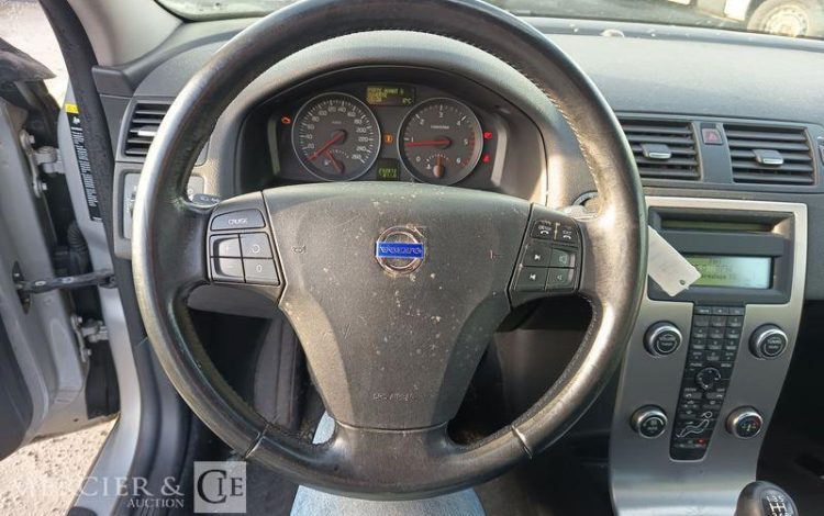 VOLVO S40 1,6 D 110 FEELING – DIESEL – 232872 KMS – ANNEE 2009 GRIS AD-064-DE