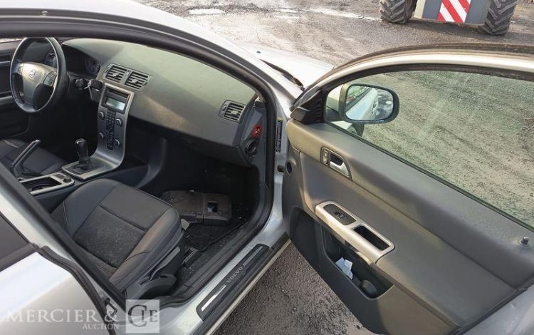 VOLVO S40 1,6 D 110 FEELING – DIESEL – 232872 KMS – ANNEE 2009 GRIS AD-064-DE