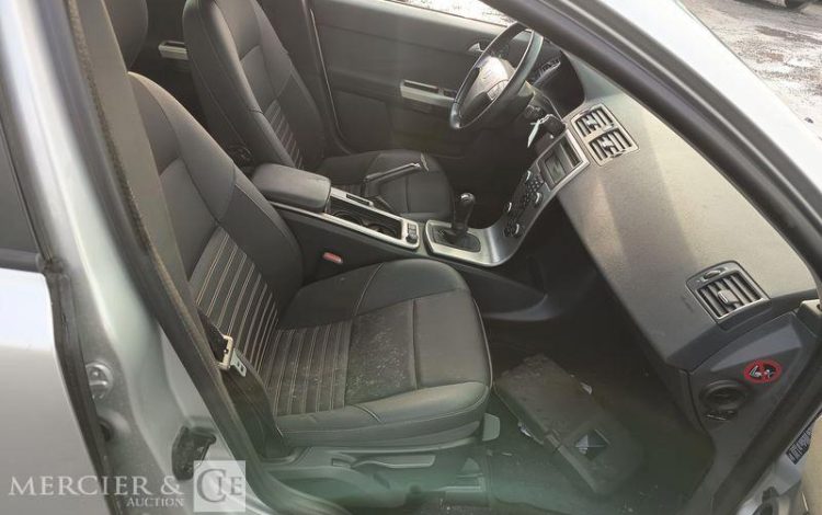 VOLVO S40 1,6 D 110 FEELING – DIESEL – 232872 KMS – ANNEE 2009 GRIS AD-064-DE