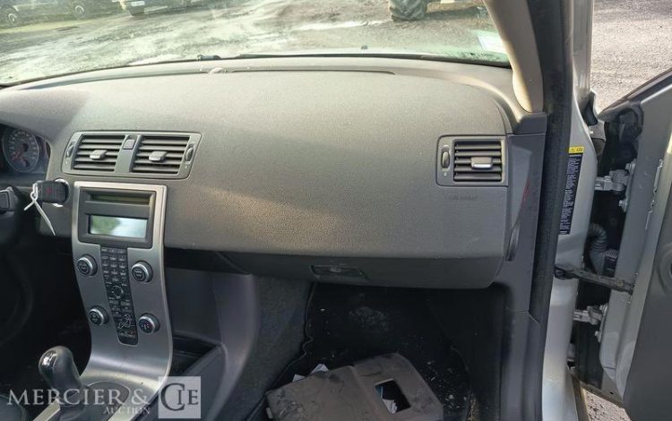 VOLVO S40 1,6 D 110 FEELING – DIESEL – 232872 KMS – ANNEE 2009 GRIS AD-064-DE