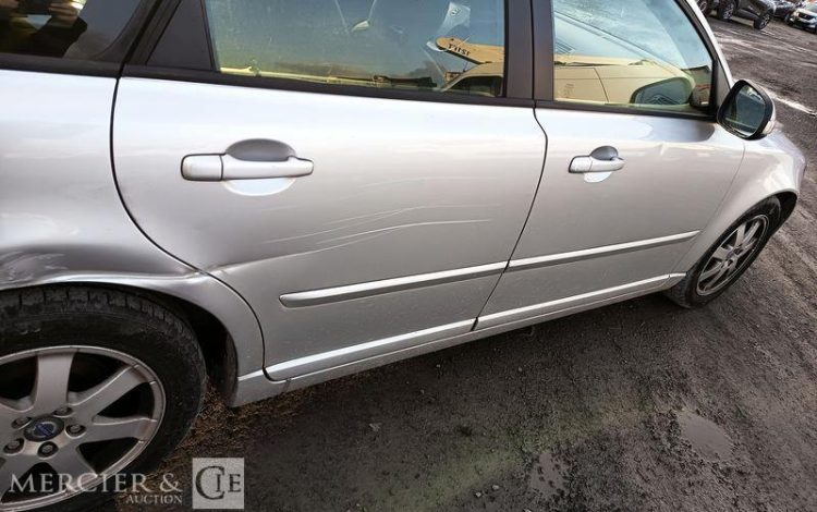 VOLVO S40 1,6 D 110 FEELING – DIESEL – 232872 KMS – ANNEE 2009 GRIS AD-064-DE