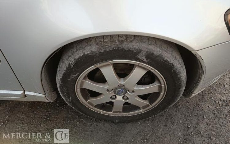 VOLVO S40 1,6 D 110 FEELING – DIESEL – 232872 KMS – ANNEE 2009 GRIS AD-064-DE