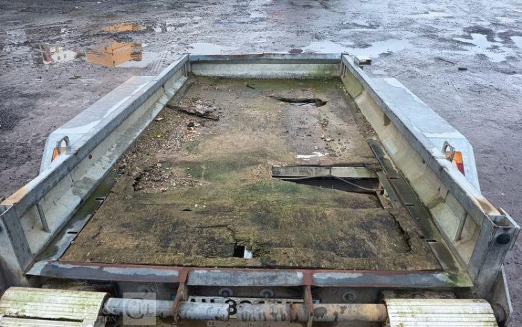 YSM REMORQUE 3T2 PLATEAU  AH-861-NE