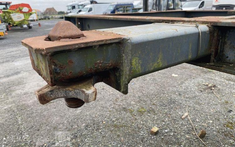 LECITRAILER SREM 3 ESS 42T PORTE CONTENEUR – pour pieces sans CG  AL-925-GG