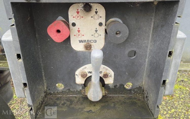 LECITRAILER SREM 3 ESS 42T PORTE CONTENEUR – pour pieces sans CG  AL-925-GG