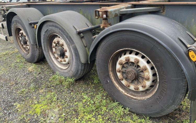 LECITRAILER SREM 3 ESS 42T PORTE CONTENEUR – pour pieces sans CG  AL-925-GG