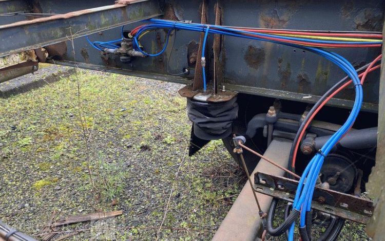 LECITRAILER SREM 3 ESS 42T PORTE CONTENEUR – pour pieces sans CG  AL-925-GG