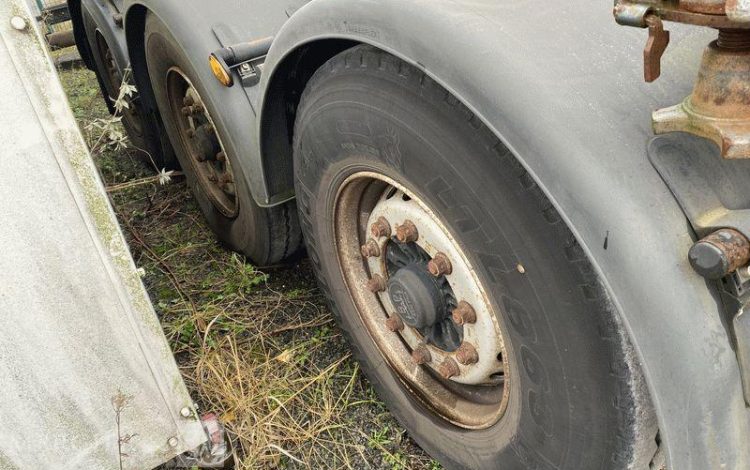 LECITRAILER SREM 3 ESS 42T PORTE CONTENEUR – pour pieces sans CG  AL-925-GG